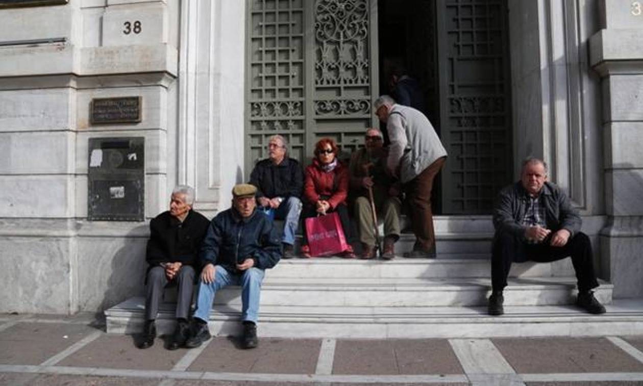 Πότε θα καταβληθεί η ενίσχυση σε όσους έχασαν το ΕΚΑΣ