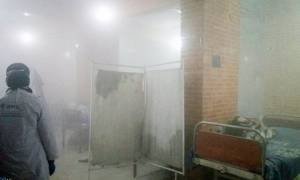 Φρίκη στο Χαλέπι: Βομβάρδισαν νοσοκομείο ενώ φρόντιζε παιδιά - θύματα χημικής επίθεσης