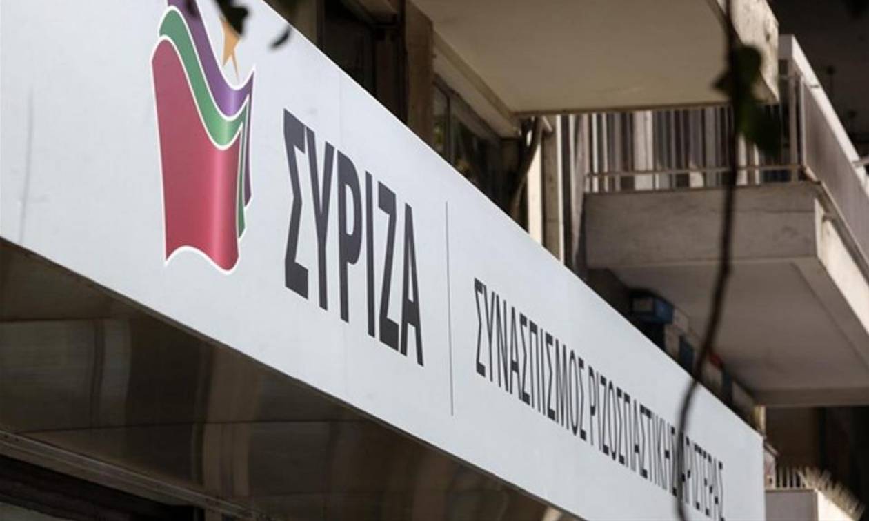 Επίθεση αγνώστων στα γραφεία του ΣΥΡΙΖΑ στον Εύοσμο (pic)