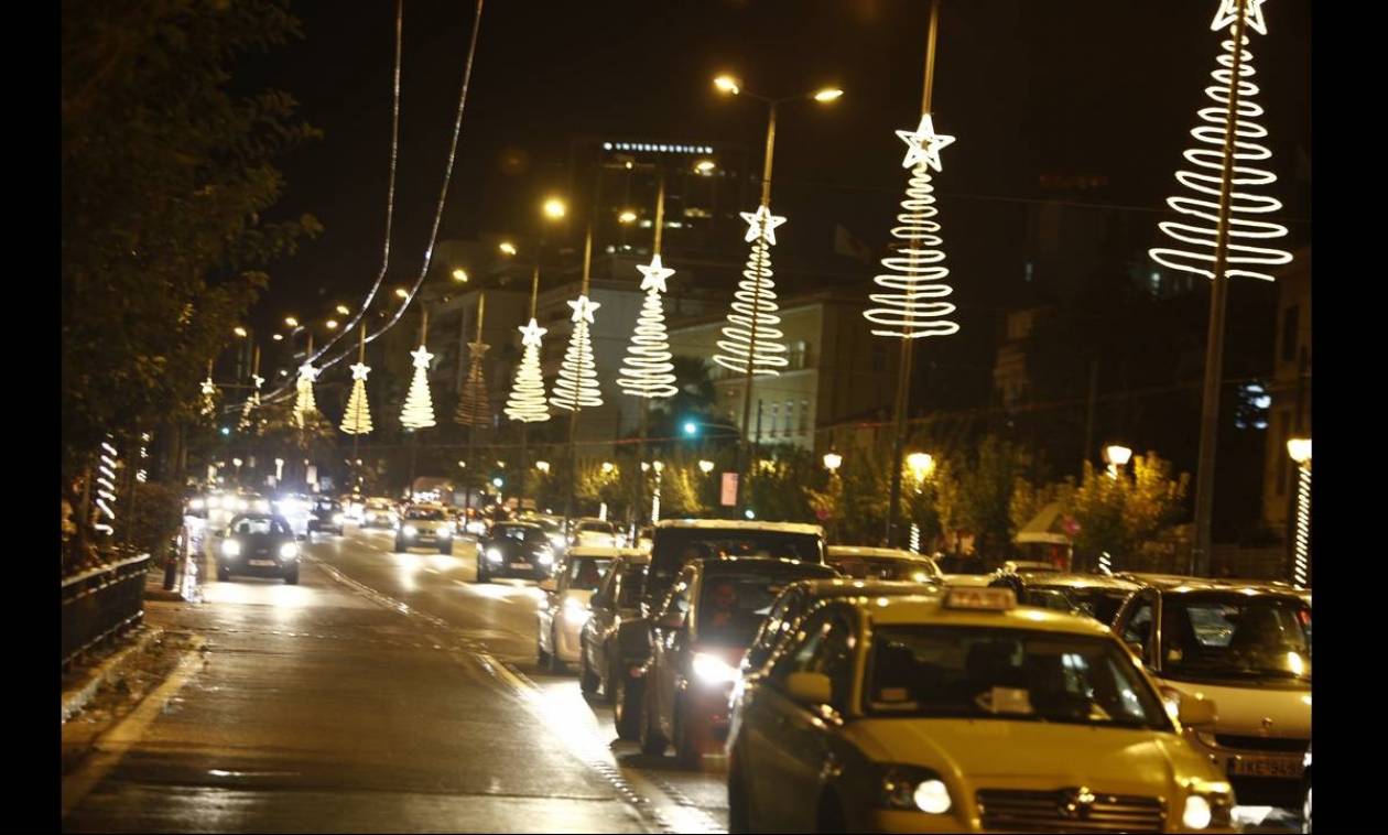 Βόλτα στη χριστουγεννιάτικη Αθήνα