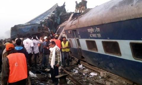 Τραγωδία στην Ινδία: 146 οι νεκροί από το σιδηροδρομικό δυστύχημα (pics+vids)