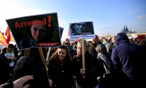 Τουρκία: Παραμένει στη φυλακή η Ασλί Ερντογάν