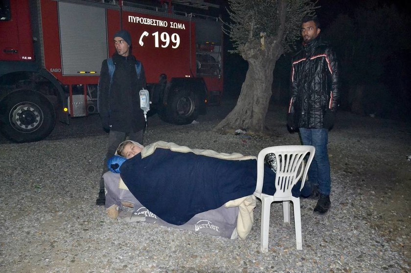 Μυτιλήνη: Συγκλονιστικές εικόνες από τη Μόρια μετά την τραγωδία