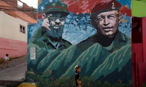 Φιντέλ Κάστρο: «Hasta la victoria siempre» - Φόρος τιμής από τον Μαδούρο στο μαυσωλείο του Τσάβες