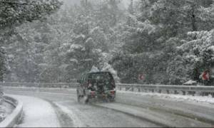 Καιρός: Χιονίζει τώρα στην Αττική - Δείτε LIVE εικόνα
