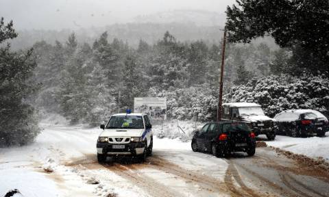 Καιρός: Χιονιάς «χτυπά» την Ελλάδα - Πλημμύρισαν Κρήτη και Μυτιλήνη - Χιόνια και στην Αττική