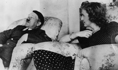 Σπάνιες φωτογραφίες: Η σύντροφος του Χίτλερ... γυμνή!