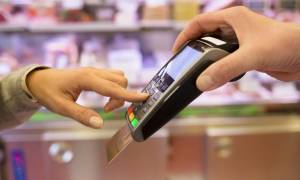 Πλαστικό χρήμα: «Τα πάνω - κάτω» στις συναλλαγές με πιστωτικές και χρεωστικές κάρτες