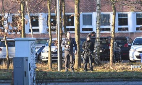 Συναγερμός στη Δανία – Ένοπλη επίθεση σε αστυνομικό τμήμα στην Κοπεγχάγη