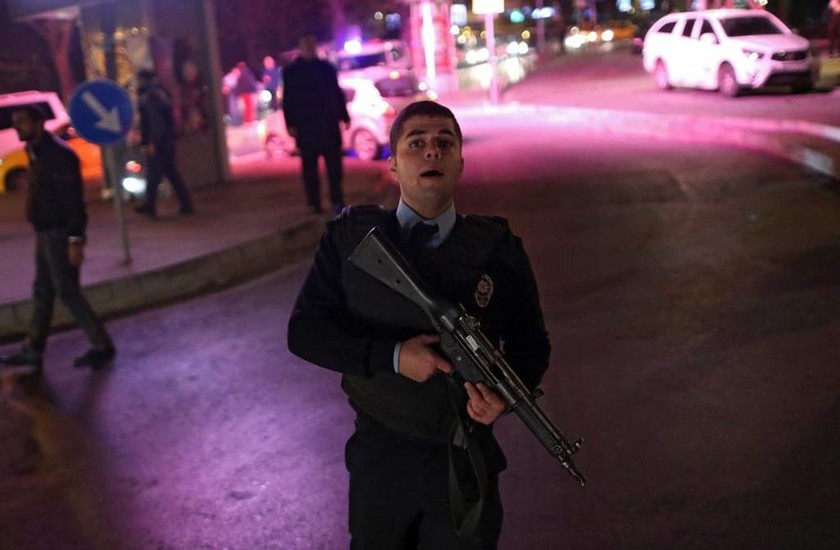 Κωνσταντινούπολη: Διπλή βομβιστική επίθεση σκόρπισε το θάνατο - 29 νεκροί  (pics&vid) 