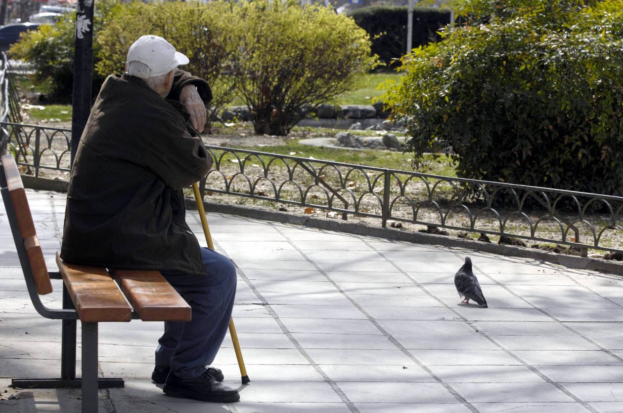 Κοροϊδία-παρωδία λίγο πριν το 4ο Μνημόνιο: Επίδομα «φτώχειας» για καθαρές συντάξεις μέχρι 780 ευρώ!