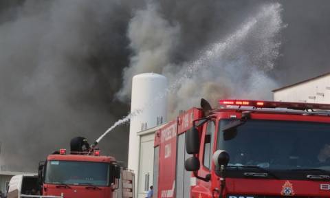 Συναγερμός στην Κρήτη: Μεγάλη φωτιά μαίνεται στην πόλη του Ηρακλείου (pics&vid)