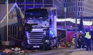 Τρομοκρατική επίθεση Βερολίνο: Φορτηγό σκόρπισε το θάνατο σε χριστουγεννιάτικη αγορά
