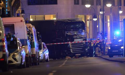Τρομοκρατική επίθεση Βερολίνο: Αυξήθηκε ο αριθμός των νεκρών σύμφωνα με την Αστυνομία