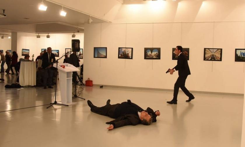 Διεθνές σοκ από τη δολοφονία του Ρώσου πρέσβη στην Άγκυρα και «αίμα» στις σχέσεις Ρωσίας - Τουρκίας