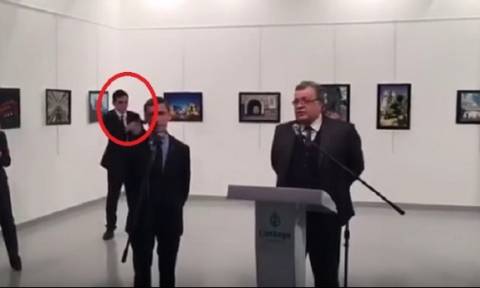 Νέο βίντεο – σοκ από τη δολοφονία του Ρώσου πρέσβη στην Άγκυρα