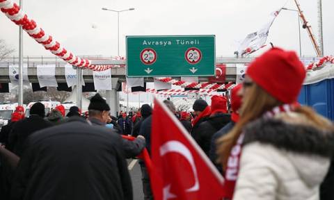 Τουρκία: Εγκαινιάστηκε το υποθαλάσσιο τούνελ που περνά κάτω από τον Βόσπορο (pics+vid)
