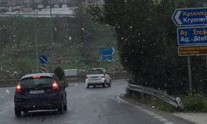 ΤΩΡΑ: Κυκλοφοριακά προβλήματα λόγω κακοκαιρίας – Χιονίζει στην Αττική