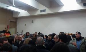 Πλειστηριασμοί: Αναβλήθηκαν για μία ακόμη φορά από διαδηλωτές στην Θεσσαλονίκη (vid)