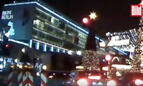 Τρομοκρατική επίθεση Βερολίνο - Βίντεο-σοκ: Η στιγμή που το φορτηγό πέφτει πάνω στο πλήθος