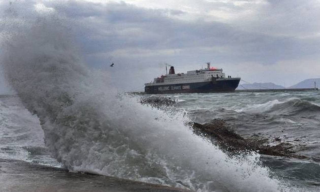 Καιρός: Σοβαρά προβλήματα στις θάλασσες - Θυελλώδεις άνεμοι και γενικό απαγορευτικό απόπλου