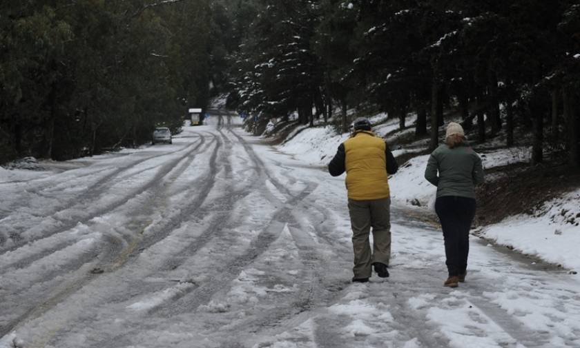 Καιρός Live: Ένας νεκρός από την κακοκαιρία - Θα χιονίσει πάλι στο κέντρο της Αθήνας