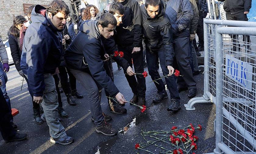 Επίθεση Κωνσταντινούπολη: Ανθρωποκυνηγητό για τον μακελάρη του  Reina – Αναζητούσαν λάθος άνθρωπο