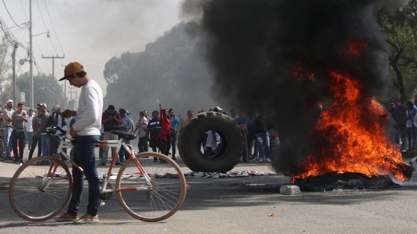 Χάος στο Μεξικό: Πλιάτσικο και συγκρούσεις με την αστυνομία για την αύξηση της τιμής της βενζίνης