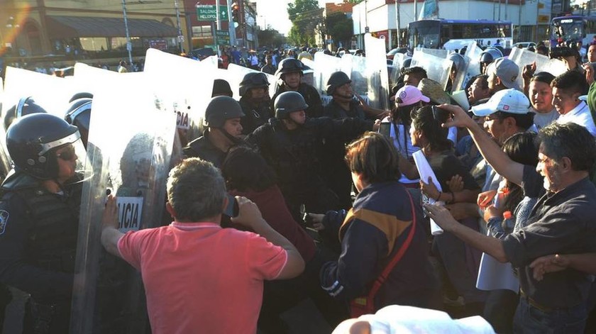 Χάος στο Μεξικό: Πλιάτσικο και συγκρούσεις με την αστυνομία για την αύξηση της τιμής της βενζίνης