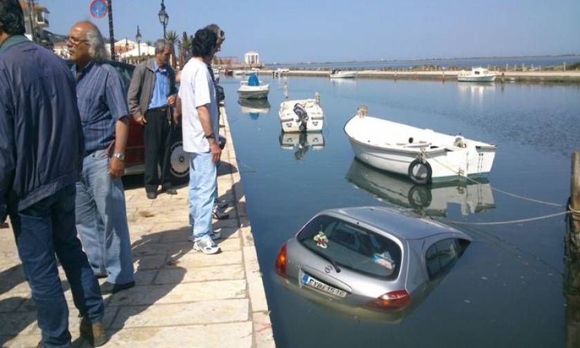 Έκανε «βουτιά» με το αυτοκίνητο του στο λιμάνι της Λευκάδας