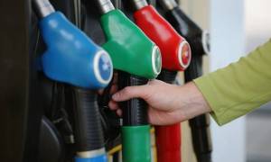 ΥΠΟΙΚ: Η αγορά δείχνει να απορροφά μέρος ‬των‭ αυξήσεων του ΕΦΚ στα καύσιμα