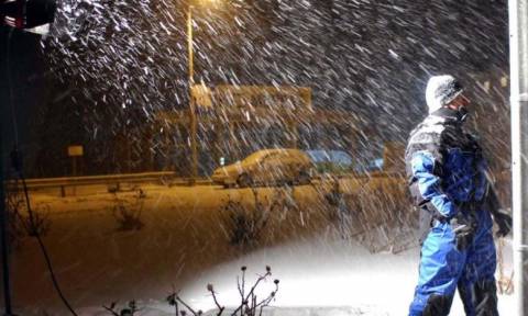Καιρός LIVE: Φονικός ο χιονιάς - Δυο νεκροί από την κακοκαιρία - «Κόπηκε» στα δυο η Ελλάδα