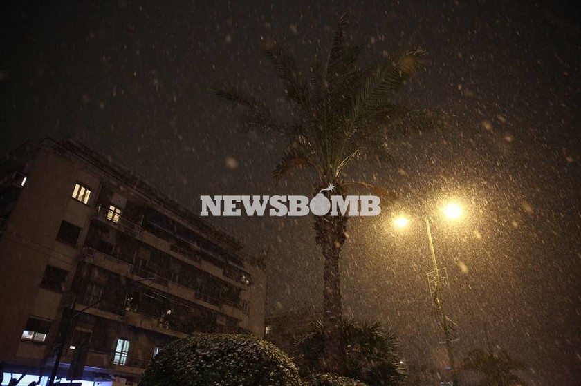 Καιρός LIVE: Χιόνια και πολικό ψύχος σε όλη τη χώρα - Το έστρωσε και στην Αθήνα