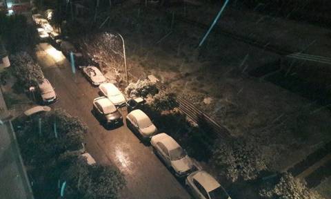 Καιρός ΤΩΡΑ: Ποιοι δρόμοι είναι κλειστοί στην Αθήνα λόγω του χιονιά