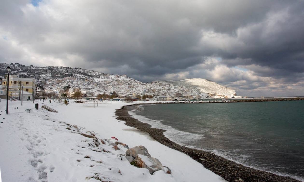 Καιρός Τώρα: Σφοδρή κακοκαιρία στις Σποράδες - Χωρίς νερό και ηλεκτρικό η Αλόννησος