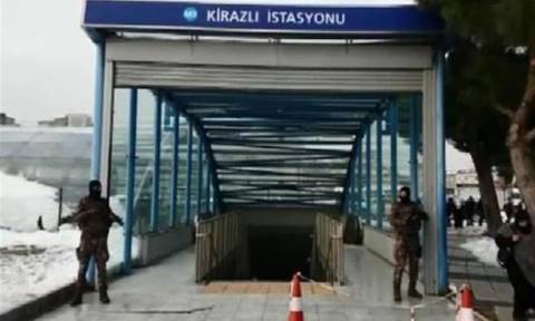Εκκενώθηκε σταθμός μετρό στην Κωνσταντινούπολη - Ψάχνουν τον μακελάρη του Reina (vid)