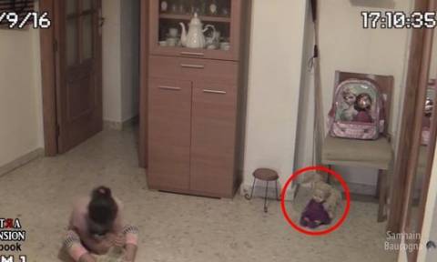 Βίντεο: Σατανισμένη κούκλα ζωντανεύει ξαφνικά, τρομοκρατεί κοριτσάκι και προκαλεί σεισμό!
