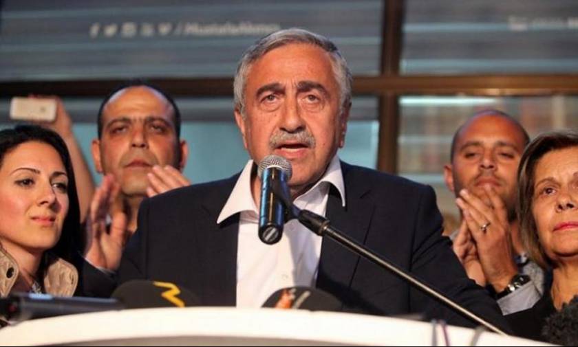 Κυπριακό: Σε τουρκικές εγγυήσεις και εκ περιτροπής προεδρία επιμένει ο Ακιντζί