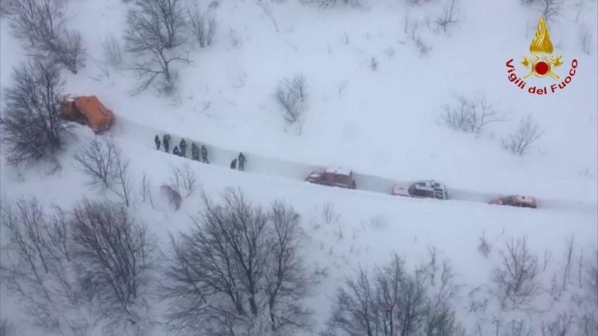 Τραγωδία στην Ιταλία: Χιονοστιβάδα παρέσυρε ξενοδοχείο - Τουλάχιστον 30 νεκροί (Pics+Vids)