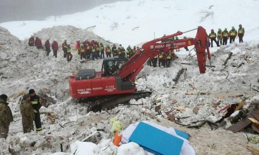 Χιονοστιβάδα Ιταλία: Μεγαλώνει ο κατάλογος των νεκρών στο ξενοδοχείο Riogopiano (pics)