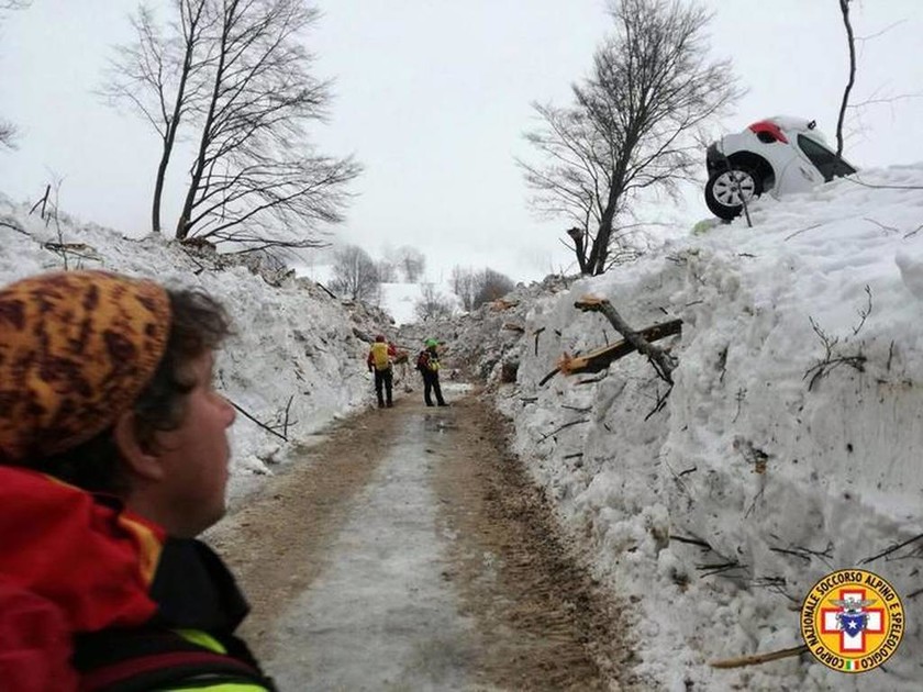 Χιονοστιβάδα Ιταλία: Μεγαλώνει ο κατάλογος των νεκρών στο ξενοδοχείο Riogopiano (pics)