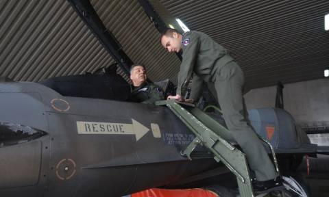 Πολεμική Αεροπορία: Επίσκεψη εκπαιδευόμενων πεζοναυτών Αξιωματικών στην 110ΠΜ (pics)