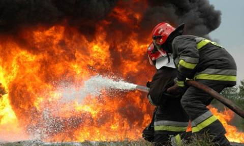 Συναγερμός για φωτιά στη Θεσσαλονίκη – Ένας τραυματίας
