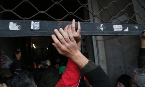 Με τον φόβο της απόλυσης ζουν οι Έλληνες εργαζόμενοι