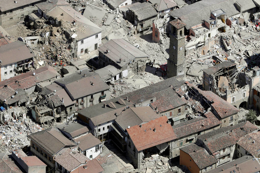 Νέος σεισμός στην Ιταλία «αποτελείωσε» την εμβληματική εκκλησία στο Αματρίτσε 