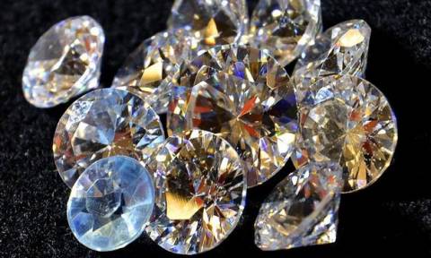 Χαμός στην Εύβοια: Ψάχνουν αμύθητο θησαυρό με λίρες και διαμάντια!