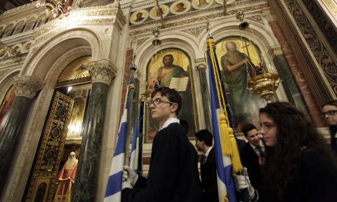 Εντυπωσιακές εικόνες από τον εορτασμό των Τριών Ιεραρχών στη Μητρόπολη Αθηνών