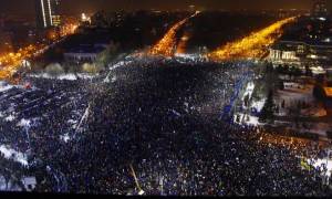 Βίαια επεισόδια στη Ρουμανία από 250.000 διαδηλωτές κατά της διαφθοράς (Pics+Vids)