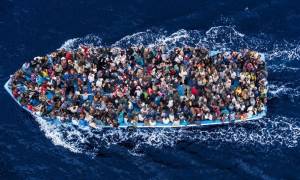 Ιταλία: Ρυμουλκό με 440 μετανάστες κατευθύνεται στη Λαμπεντούζα