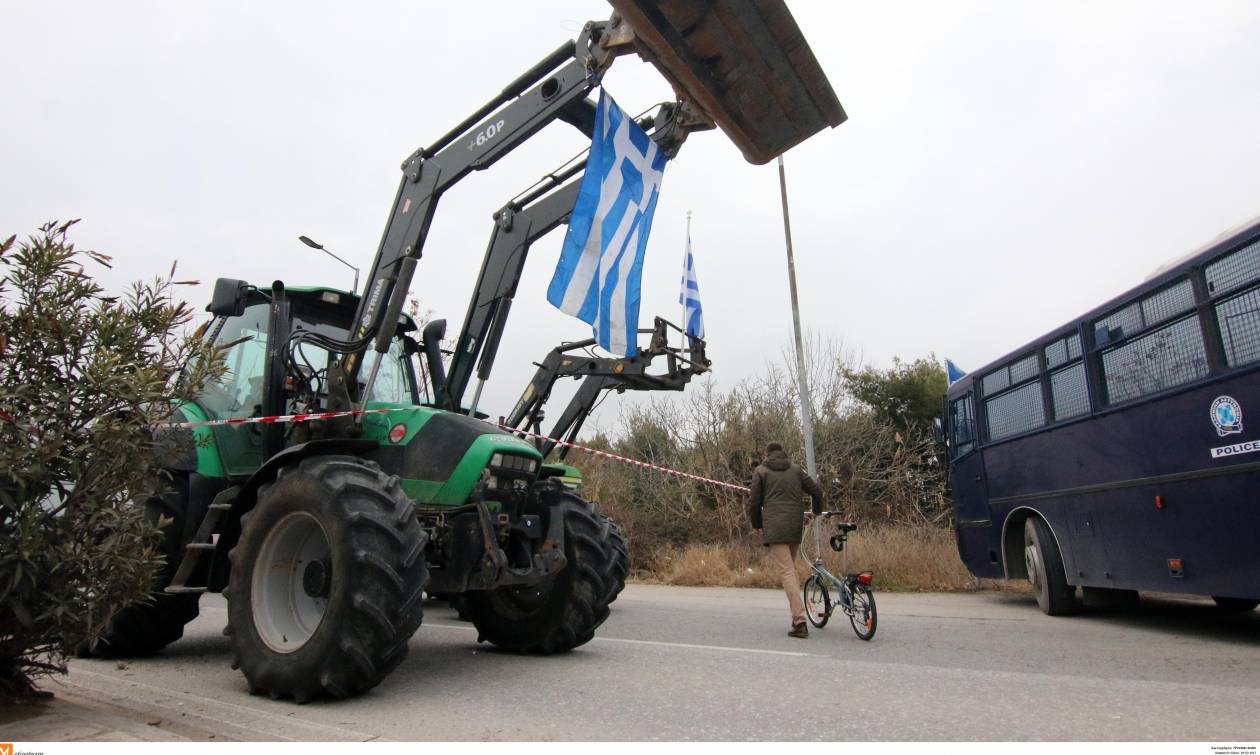 Μπλόκα αγροτών: Άκαρπη η συνάντηση αγροτών - κυβέρνησης! «Ραντεβού» την Τρίτη στην Αθήνα